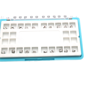 Set di 20 Brackets Ortodontici Autoliganti in Acciaio Inox ROTH 3W con Ganci 0.022 Manuali Certificati CE - Product Image 3