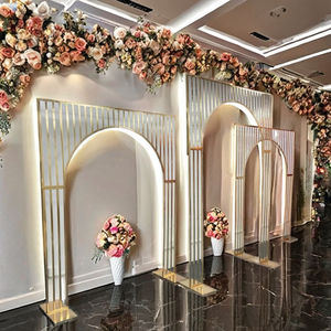 ฉากหลังงานแต่งงานสีทอง ขาตั้งเหล็กสี่เหลี่ยม ตกแต่งพื้นหลังด้วยเหล็กชุบทอง ซุ้มโค้งสำหรับงานแต่งงานกลางแจ้ง อุปกรณ์ตกแต่ง - Product Image 1