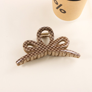 Pinza de pelo grande de plástico de 12 cm con estampado de leopardo y pata de gallo, color café, para mujer, con diseño hueco, para fiesta de graduación - Product Image 5