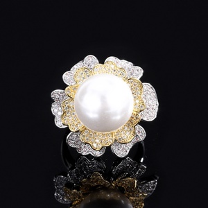 Anillo de Moda Ecológico de Cobre con Perla Blanca de 14MM, Bañado en Oro, Diseño de Flor en Dos Tonos, para Perlas Grandes, para Mujer - Product Image 5