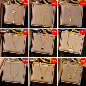 Collier long superposé en acier inoxydable plaqué or avec pendentif étoile animale et <span class=keywords><strong>perle</strong></span>, vente en gros d'usine pour femmes - Product Image 3