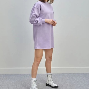 Sweat-shirts personnalisés pour femmes, tendance, imprimé animal, en tissu éponge 100% coton, logo sur le devant, col rond, coupe ample, couleur lavande - Product Image 3