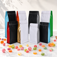 Sachet en gros à fond plat avec valve et fermeture éclair, à huit soudures latérales, pour bonbons, chewing-gums, bonbons gélifiés