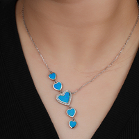Collier en argent massif 925 sans nickel ni plomb, en forme de Y, avec pendentif cœur en opale synthétique et plusieurs cœurs en zircon cubique, avec chaîne en câble