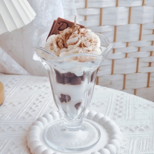 Bougie parfumée en forme <span class=keywords><strong>de</strong></span> coupe <span class=keywords><strong>de</strong></span> crème glacée aux fruits et au chocolat pour ornement parfumé, cadeau d'anniversaire transfrontalier, style dessert - Product Image 5