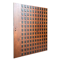 Portes en bois anciennes, portes battantes en chêne rouge, portes en bois modernes avec décoration carrée noire
