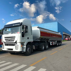 Camion <span class=keywords><strong>de</strong></span> réservoir <span class=keywords><strong>de</strong></span> carburant en acier 40000L semi-remorque avec adaptateur API et vannes <span class=keywords><strong>de</strong></span> coupe d'urgence pour le transport <span class=keywords><strong>de</strong></span> sécurité des avions diesel - Product Image 6