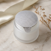 Film en rouleau personnalisé en aluminium brillant souple de qualité alimentaire avec languette de traction pour le scellage de couvercles, idéal pour les pots cosmétiques, les tasses et les bouteilles à sceller à chaud