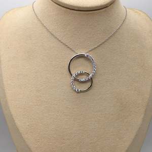 <span class=keywords><strong>Jingjing</strong></span> Jewelry Collier en argent sterling 925 élégant Pendentif double cercle plaqué or Pendentifs fins pour femmes Charmes - Product Image 2