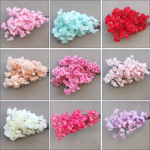 Rami di fiori di ciliegio artificiali seta primavera fiori di pesco composizioni per la decorazione domestica di nozze - Product Image 2