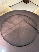 Natürlicher Holzfurnier Glänzend Lackierter 360 Grad Drehbarer 4-Sitzer Runder Esstisch für Zuhause und Villa