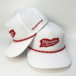 Casquette de baseball et de golf sportive à 5 panneaux, imperméable, avec logo personnalisé en patch de caoutchouc PVC, perforations découpées au laser pour le surf - Product Image 2