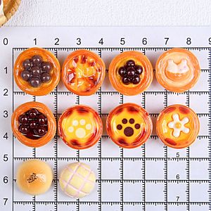 1 pz. Ciondoli piatti in resina a forma di torta, finti pezzi di cibo, per fermagli per capelli, lavoretti fai da te, accessori per case delle bambole, decorazioni per telefoni - Product Image 5