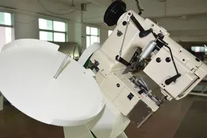 Ligne de production automatique de matelas machine à coudre les bords du ruban adhésif