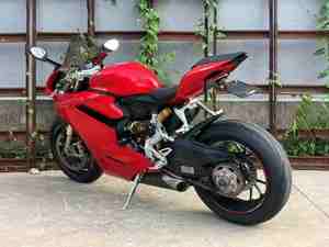 La <span class=keywords><strong>Ducati</strong></span> Panigale <span class=keywords><strong>1299S</strong></span>: una Maravilla de Superbike - Product Image 5