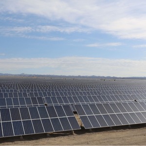 Sistema de Energía Solar de 30KW Monocristalino con Montaje en Suelo, Controlador MPPT Industrial, Kit Completo - Product Image 4
