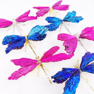 Cristales Naturales al por Mayor, Artesanías Talladas, Cuarzo Curativo, Aura, Pluma, Turmalina, Libélula, Forma de Animal, a los Niños les Encanta - Product Image 1