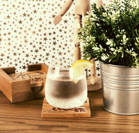 Ensemble de sous-verres personnalisés avec support Ensemble de 4 sous-verres personnalisés carrés en bambou