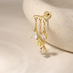 Pendiente de Plata de Ley S925 Chapado en Oro Premium con Circonita Cúbica de Base Plana, Joyería Fina Minimalista para Cartílago para Mujer - Product Image 4