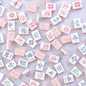 Juego de Mahjong de Acrílico Transparente en Rosa y Azul |   Azulejos de Estilo Americano de Lujo de 3 Capas para una Elegancia Transparente - Product Image 1
