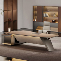 Scrivania Direzionale in Legno Ecologico di Lusso con Striscia LED, Dimensioni Personalizzabili, Design Moderno, Garanzia di 5 Anni