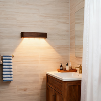 Porte-manteau mural en bois massif naturel avec éclairage LED et crochets porte-clés