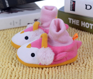 Ciabatte da interno rosa personalizzate per bambini basse MOQ scarpe antiscivolo per piccole ragazze pinguino - Product Image 2
