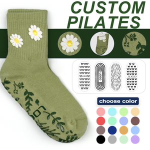 प्रीमियम गुणवत्ता वाले लोगो डिजाइन योग मोजे खेल महिलाओं एथलेटिक बैले फूलों की पकड़ विरोधी पर्ची मोजे कस्टम ढेर - Product Image 1