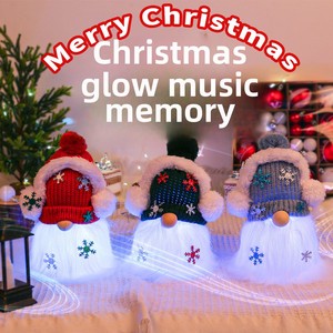 Nuevo diseño respetuoso con el medio ambiente de lujo de poliéster decoraciones navideñas música luminosa creativa para niños sombrero de Papá Noel muñeca - Product Image 2