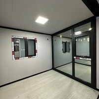 Abri de conteneur extensible à toit plat de luxe préfabriqué Boutique mobile Conteneur Café Abri de jardin extérieur Maison en verre Maison