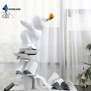 Escultura de esquina de lectura-Niño de dibujos animados de fibra de vidrio trepando en la base de Libro Abierto para librerías y bibliotecas - Product Image 6