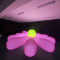 Fleur gonflable géante décorative de scène avec ballon de fleur suspendu gonflable de festival personnalisé par LED