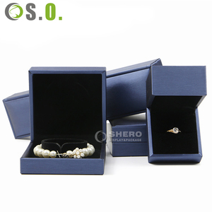 Caja de Joyería de Cuero PU Personalizada con Logotipo, Regalo de Lujo para Bodas, Anillos, Brazaletes, Pendientes, Colgantes y Pulseras - Product Image 1
