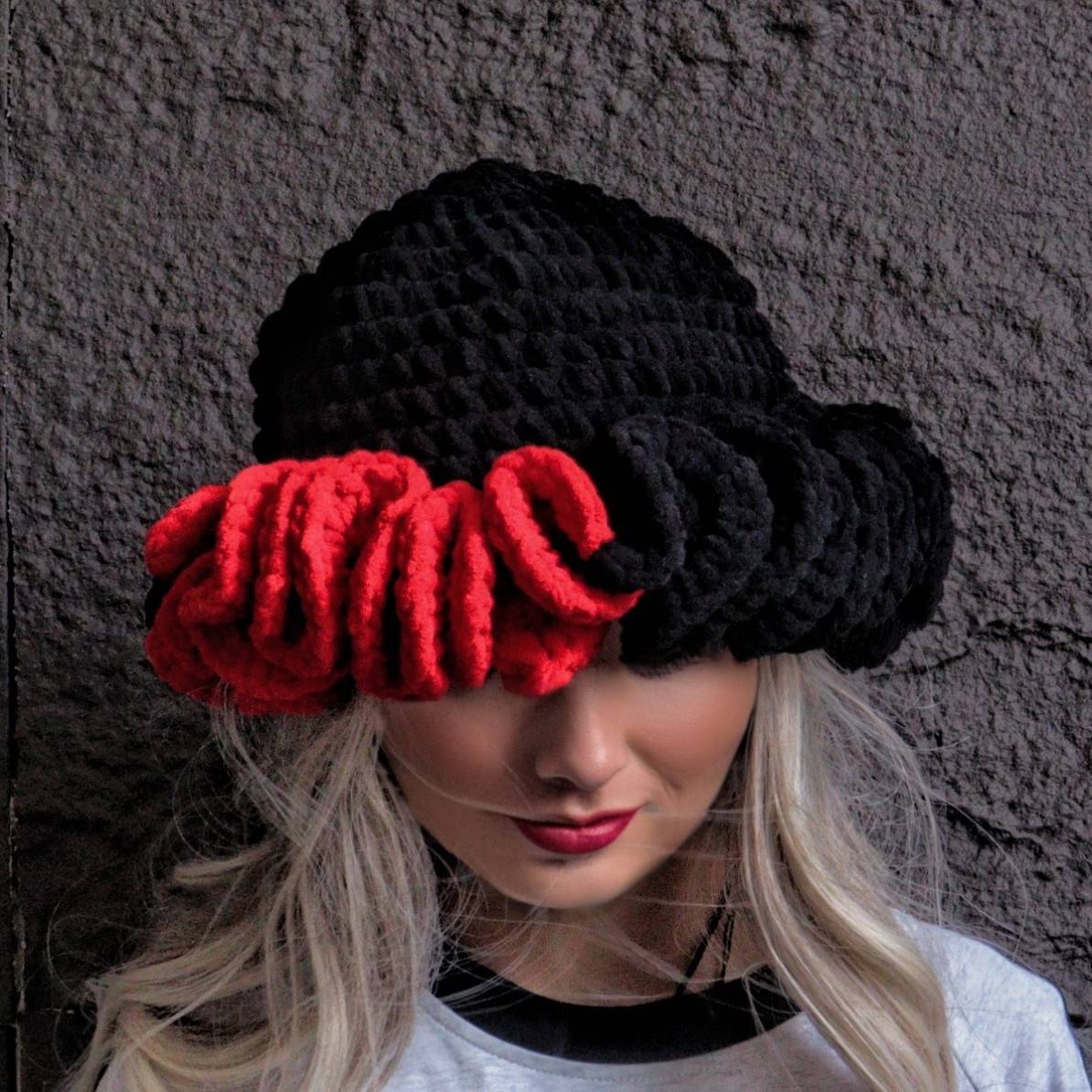 Wholesale Custom Ruffle Hat - Handmade Crochet Bucket Hat display picture 1