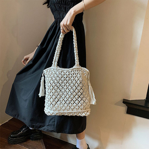 Bolso <span class=keywords><strong>de</strong></span> mano <span class=keywords><strong>de</strong></span> <span class=keywords><strong>ganchillo</strong></span> <span class=keywords><strong>de</strong></span> algodón con borlas, nuevo y moderno, para verano, con dos asas, portátil, <span class=keywords><strong>de</strong></span> malla, para mujer, para la playa y vacaciones, venta al por mayor - Product Image 2