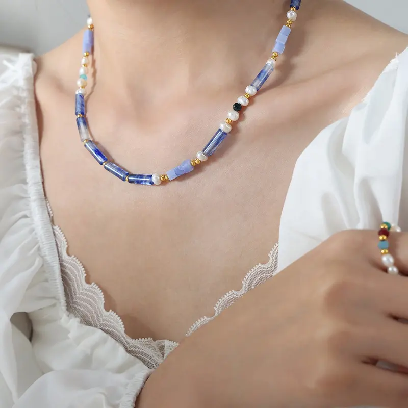 DIY 18 Karat Gold Titan Stahl Perlen Schmuck Bunte blaue Chalcedon Charms Perlenkette