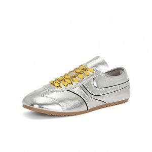 Zapatillas Deportivas Vintage Alemanas para Mujer, de Cuero Suave, con Cordones, Planas, Casuales, Estilo Forrest Gump, Primavera 2026 - Product Image 4