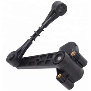 Sensore di Altezza Anteriore - Sinistro - EUROSPARE ADATTO PER LAND ROVER - Product Image 1