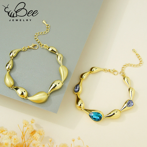สร้อยข้อมือทองคำแท้ 14K ประดับคริสตัลแท้ ดีไซน์หยดน้ำ ทำด้วยมือ สำหรับผู้หญิง - Product Image 4