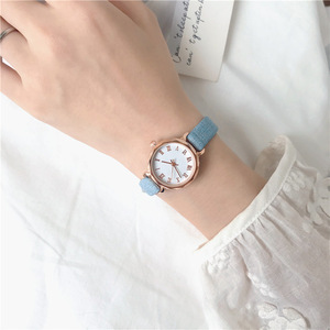 Montres pour femmes de petite taille, au style moderne et tendance, faciles à assortir, minimalistes, pour les écolières, avec des cadrans de petite taille. - Product Image 1