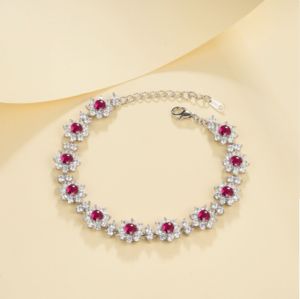 Bracelet tendance en argent 925 avec saphir cultivé, forme de fleur brillante, excellent cadeau pour les anniversaires des filles et les occasions quotidiennes - Product Image 4