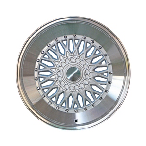 Llantas personalizadas de aleación de aluminio para radios de línea de réplica de plato profundo de 18 pulgadas con remaches de tachuelas - Product Image 2