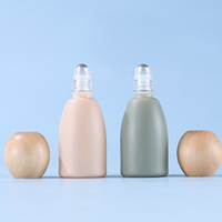Morandi botol kaca minyak esensial rol logam, isi ulang 10ml botol Roll on parfum dengan tutup kayu bulat