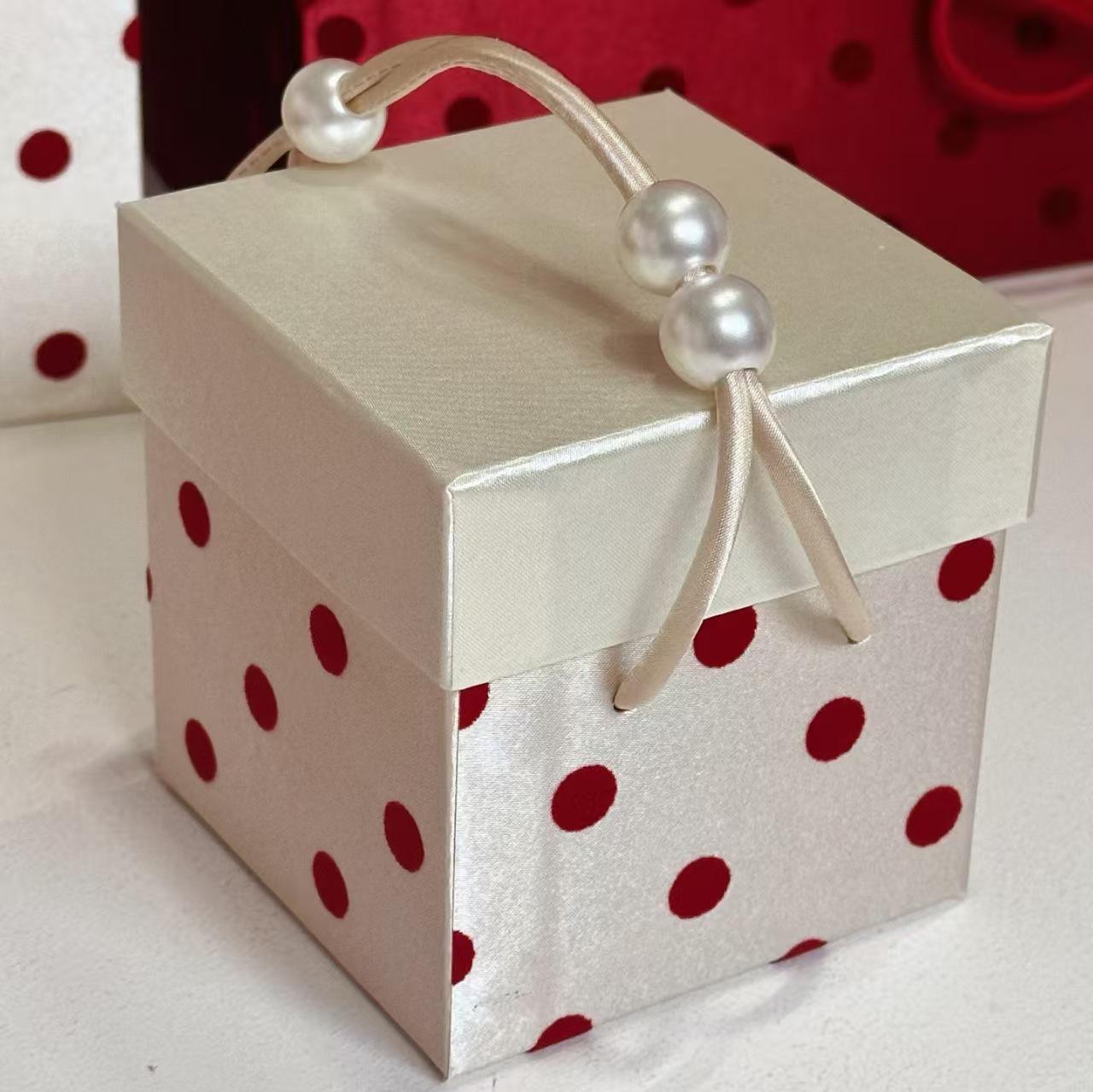 กล่องแชมเปญลายจุดคลื่นคริสตัล