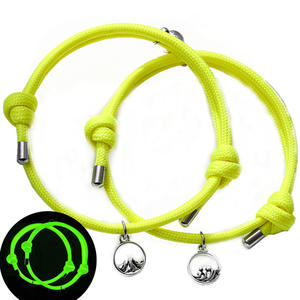 Bracelet de <span class=keywords><strong>couple</strong></span> lumineux fluorescent, 2 pièces/ensemble, qui brille dans le noir, connexion magnétique, minimaliste, bracelet en corde tressée pour <span class=keywords><strong>couple</strong></span> - Product Image 4