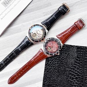 Montre automatique mécanique de sport de luxe haut de gamme pour homme Forsining avec affichage diamant et aiguilles lumineuses dorées - Product Image 2