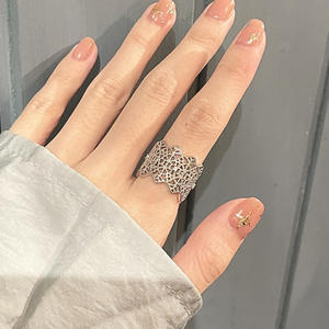 Anillo de Cóctel Geométrico Q943, Anillo de Aleación con Micro Pavé, Anillos de Moda Bohemia para Mujer - Product Image 3