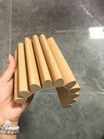 Panneau de grille en bois flexible facile à installer, matériau MDF, option ignifuge pour les espaces publics