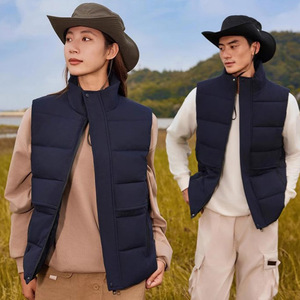 เสื้อกั๊กกลางแจ้งสำหรับฤดูหนาว ใยโพลีเอสเตอร์หนา ชุดทำงานที่ให้ความอบอุ่น ใช้ได้ทุกวัน ดีไซน์ชายเสื้อตรง - Product Image 1