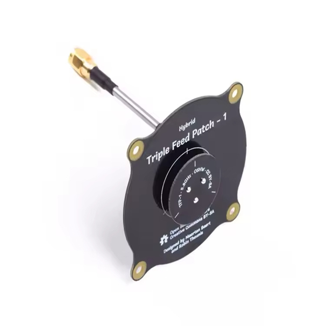 5.8GHz FPV Triple Feed Patch Antenna 14dBi SMA Male SMA Male Adapter Directional Circularly Polarized Communication Antenna